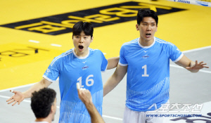 듀스 끝낸 연속 블로킹→4연패가 끝났다…