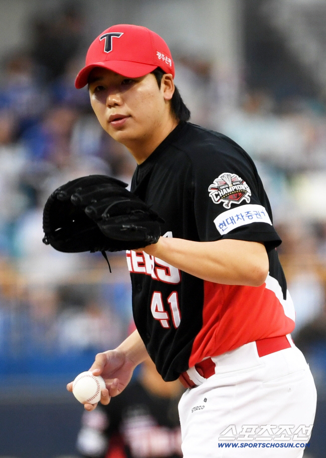 '이럴수가' KIA 기대주, 억대 연봉 황당 교통사고로 날렸다…재도약 동…