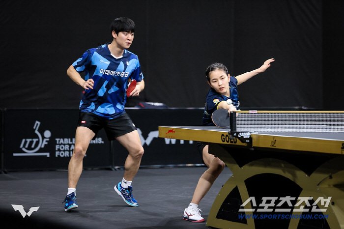 "'얼짱 에이스조' 박강현-김나영의 아름다운 K-탁구" 만리장성 26분만…