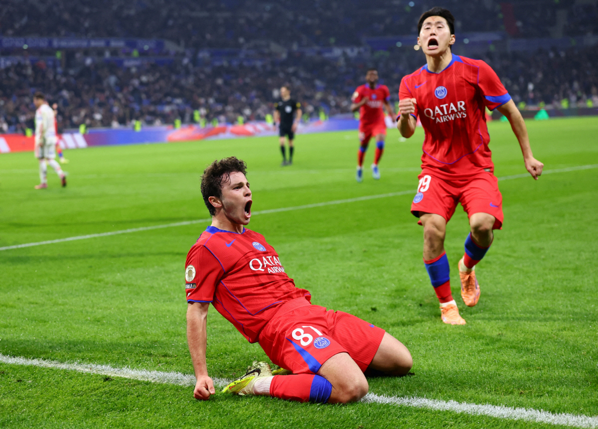 미쳤다! '韓 축구 차기 에이스' 이강인, 올겨울 초대박 이적 예고! H…