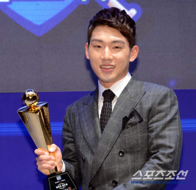 달랑 10G 뛰었는데, 서건창 연봉 왜 1억2천이나...1군 캠프 못간다…