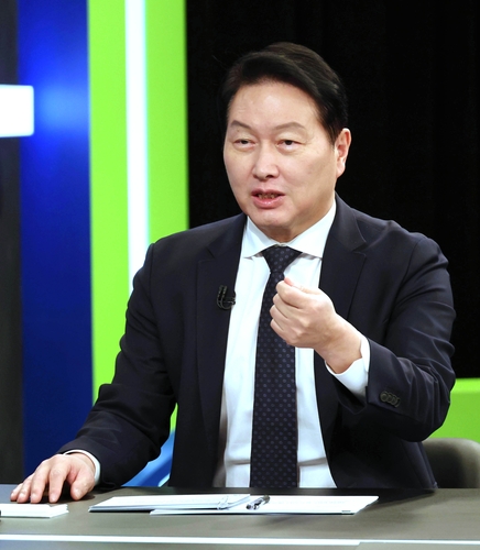 최태원 "韓경제 성장 불씨 약해져…정책 패러다임 바꿔야"