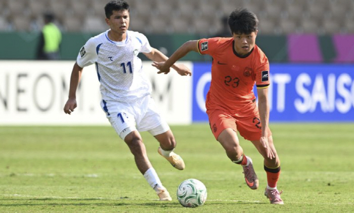 '390분 무실점!' 中 GK 미친 활약 폭발…중국, 사상 첫 4강 진출…