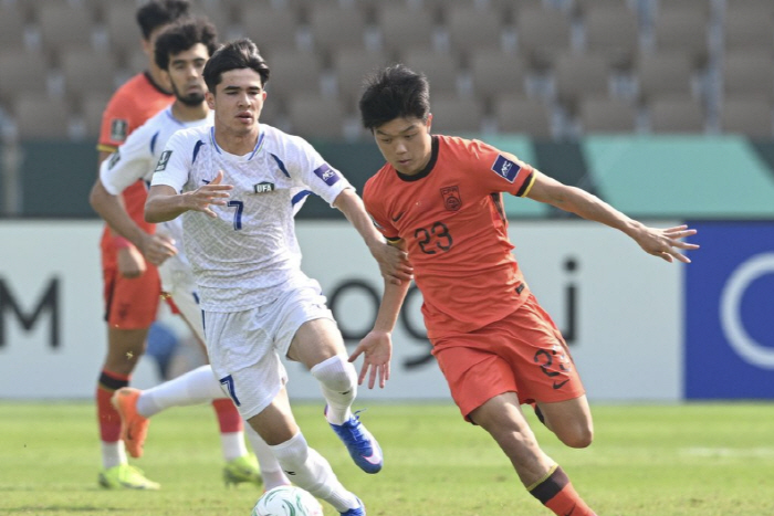 '390분 무실점!' 中 GK 미친 활약 폭발…중국, 사상 첫 4강 진출…