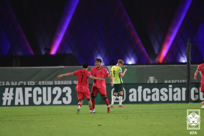 [U-23 아시안컵 리뷰]"일본 나와!" 확 달라진 이민성호, '백가온 …