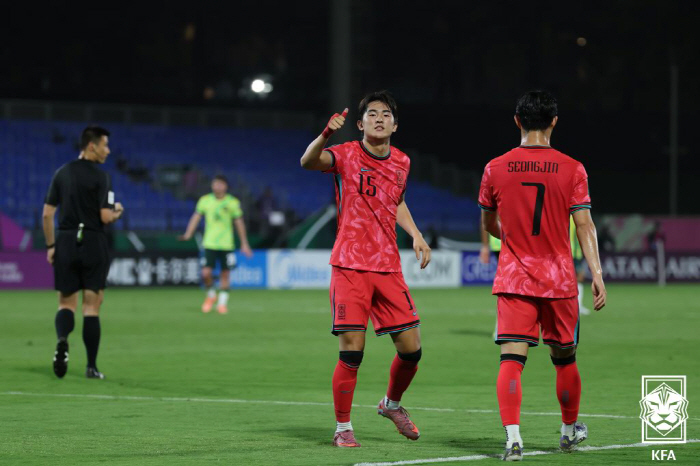 [U-23 아시안컵 리뷰]"일본 나와!" 확 달라진 이민성호, '백가온 …