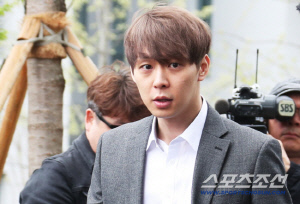 '은퇴 번복' 박유천, 5억 물어낼 뻔 했지만…'없던 일' 됐다[SC이슈]