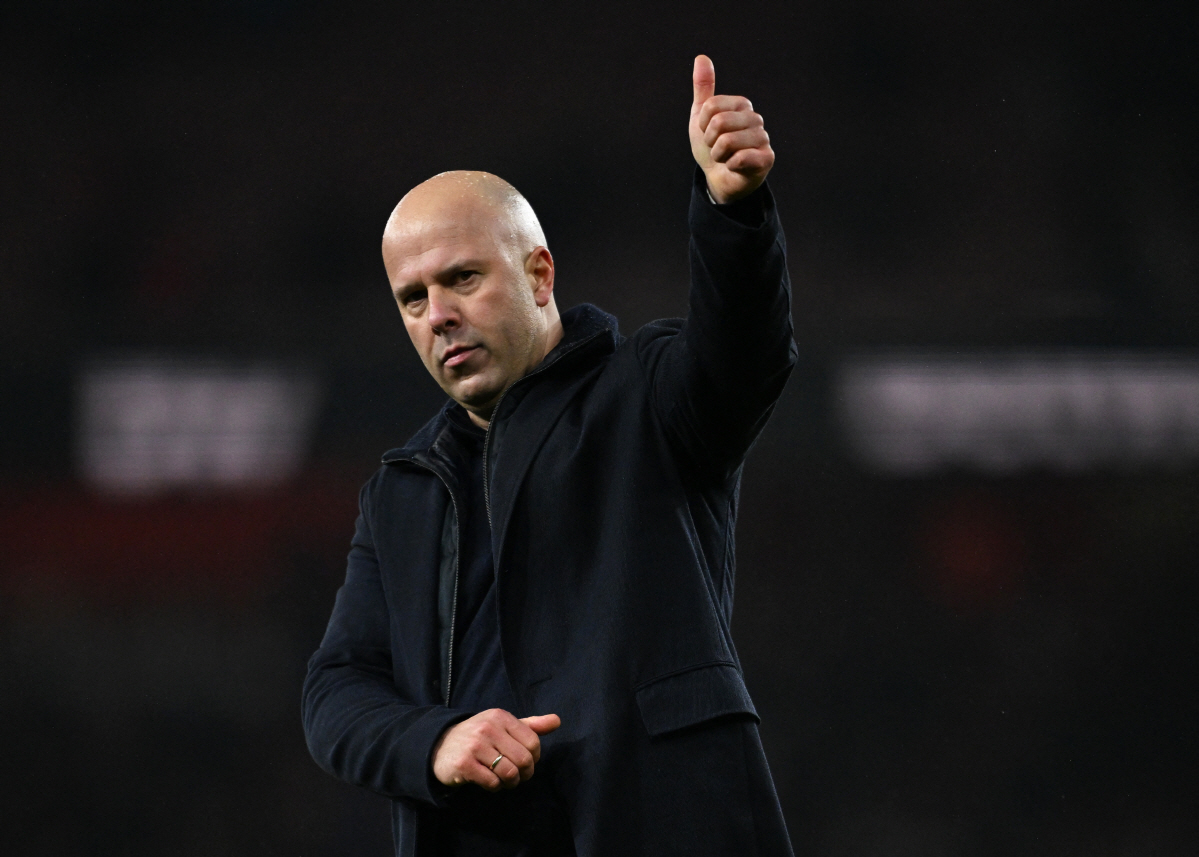 "리버풀, 당장 미키 판 더 펜을 영입해!" 안방서 번리와 1-1무→팬 …