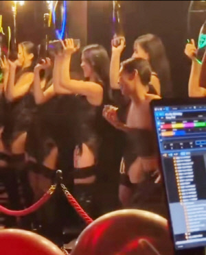 제니 생일파티, '샴페인 걸' 연출에 비판 확산…