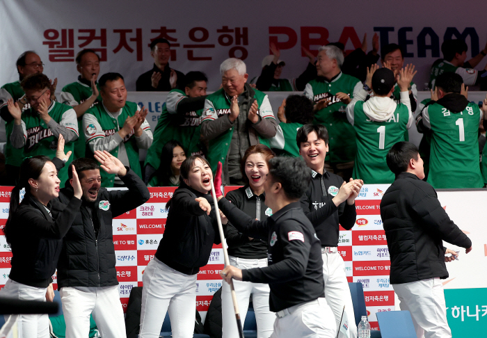 'Q.응우옌-신정주 원투펀치 맹활약' 하나카드, PBA 팀리그 파이널 진출까지 '1승 남았다'