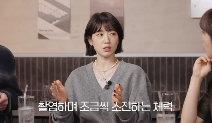 박신혜 "촬영전 미리 체력 만들어놓고 현장에서 쓰는 스타일…차에 타면 기절하듯 잠들어"(혤's club)