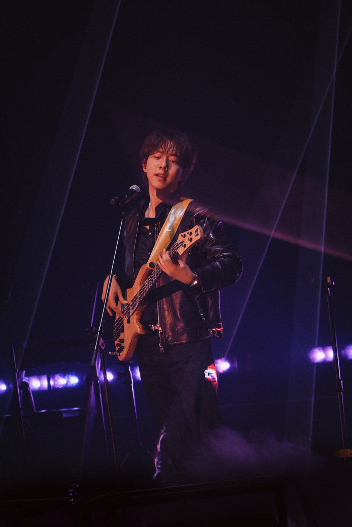 씨엔블루 이정신 "관객들 너무 잘 뛰어, 귀에 땀이 들어갈 정도"