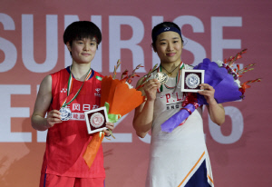 '2년 연속 연속우승 신고합니다' 안세영, 왕즈이 또 꺾고 인도오픈 정상…말레이시아오픈 이어 왕즈이 상대 10연승 '대기록'