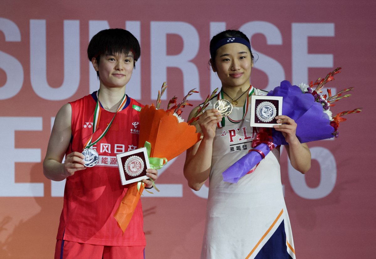 '2년 연속 연속우승 신고합니다' 안세영, 왕즈이 또 꺾고 인도오픈 정상…