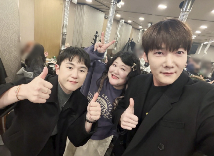 이국주, 이 배우가 남사친이었어?...어깨에 기댄 채 "재밌는 회식"