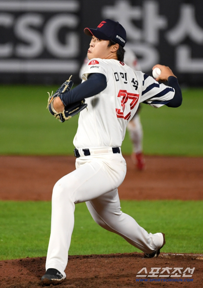 LG는 왜 '롯데 5선발' 이민석에게 약했을까 → 이민석 본인의 느낌은 …