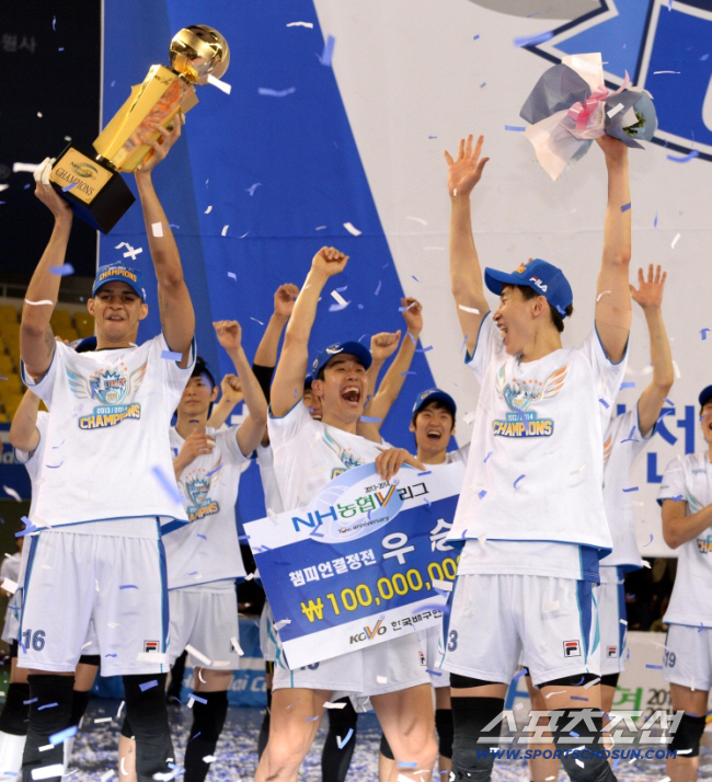 "친형 같았는데 갑자기 상대 감독으로…" 팀 달랐지만, 응원 마음 그대로…