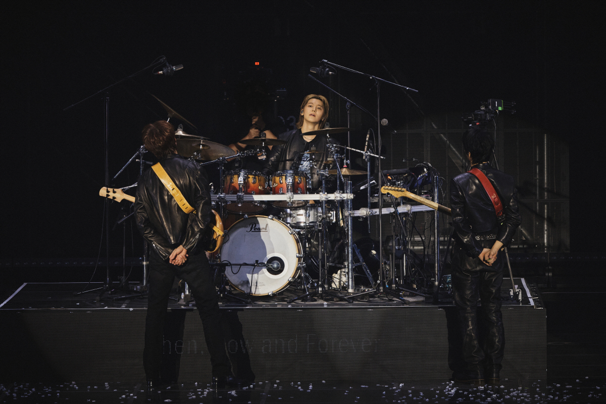 씨엔블루 "데뷔 16주년, 사소한 추억도 특별…꿈에서 본 '그러나 꿈이었…