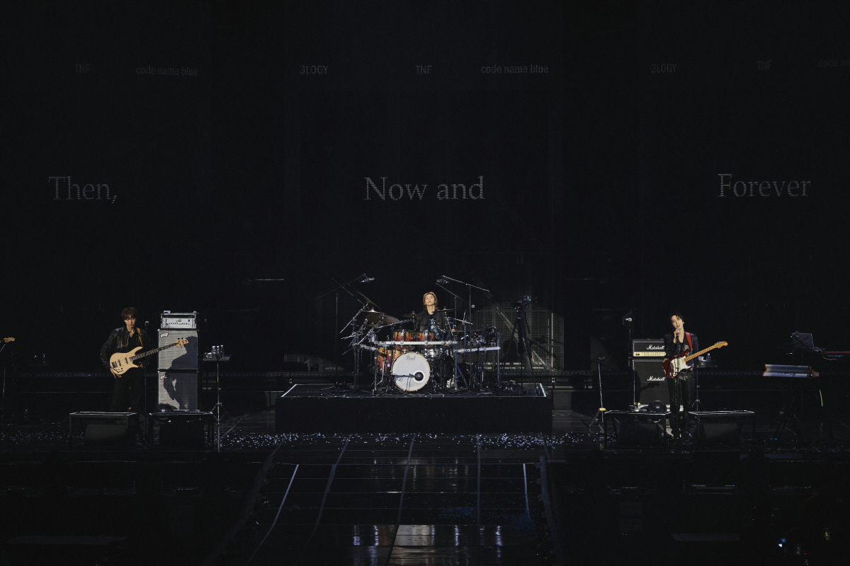 씨엔블루 "데뷔 16주년, 사소한 추억도 특별…꿈에서 본 '그러나 꿈이었…