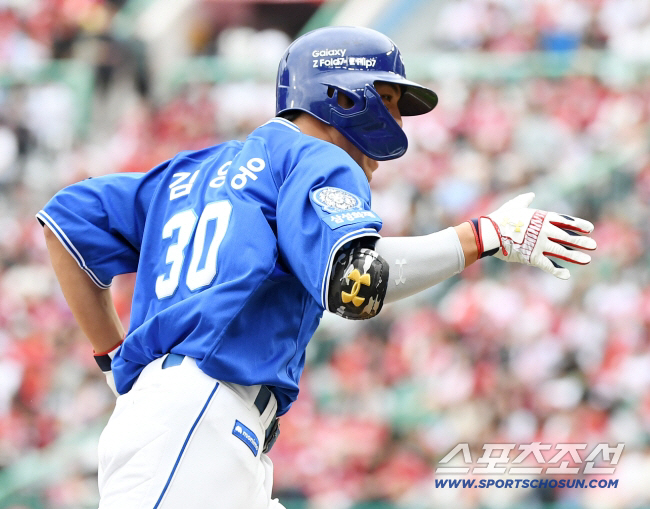 맙소사~ '디아즈와 최형우 사이'라니… 디거김? 꿈도 꾸지 못할 도박, 이승엽 후계자가 누릴 황금의 '우산 효과'