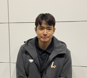 SSG 유니폼 입은 김재환 