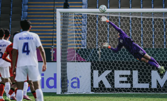 "한국에는 와장창 무너졌는데" 中 유망주 미친 자신감, "우즈벡 승부차기…