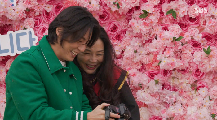 '20살에 출산' 윤시윤母, 60대에 중학교 졸업 '눈물'.."제일 행복한 날" ('미우새')