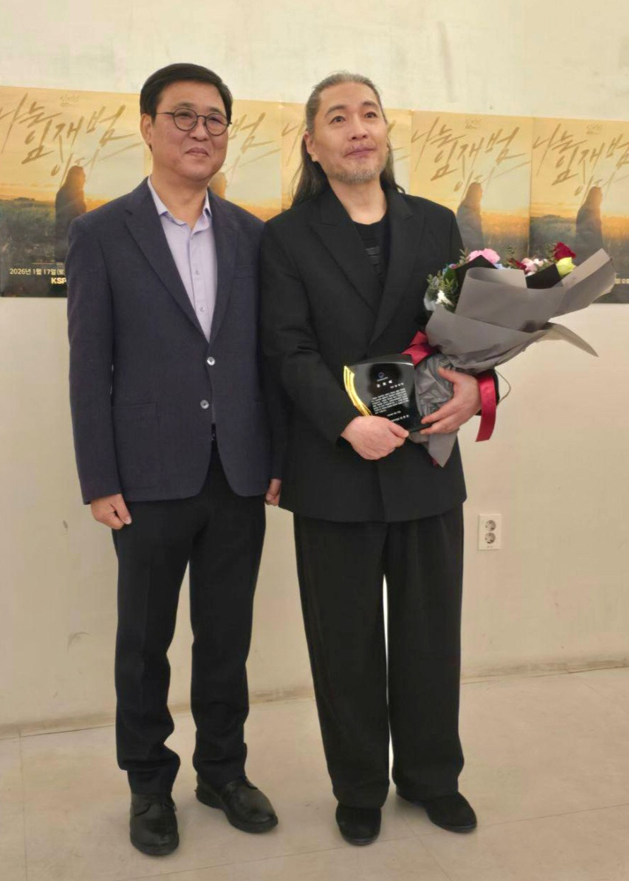 "너를 위해X비상X고해 독보적 목소리,국민의 삶에 위로" '찐팬'최휘영 …