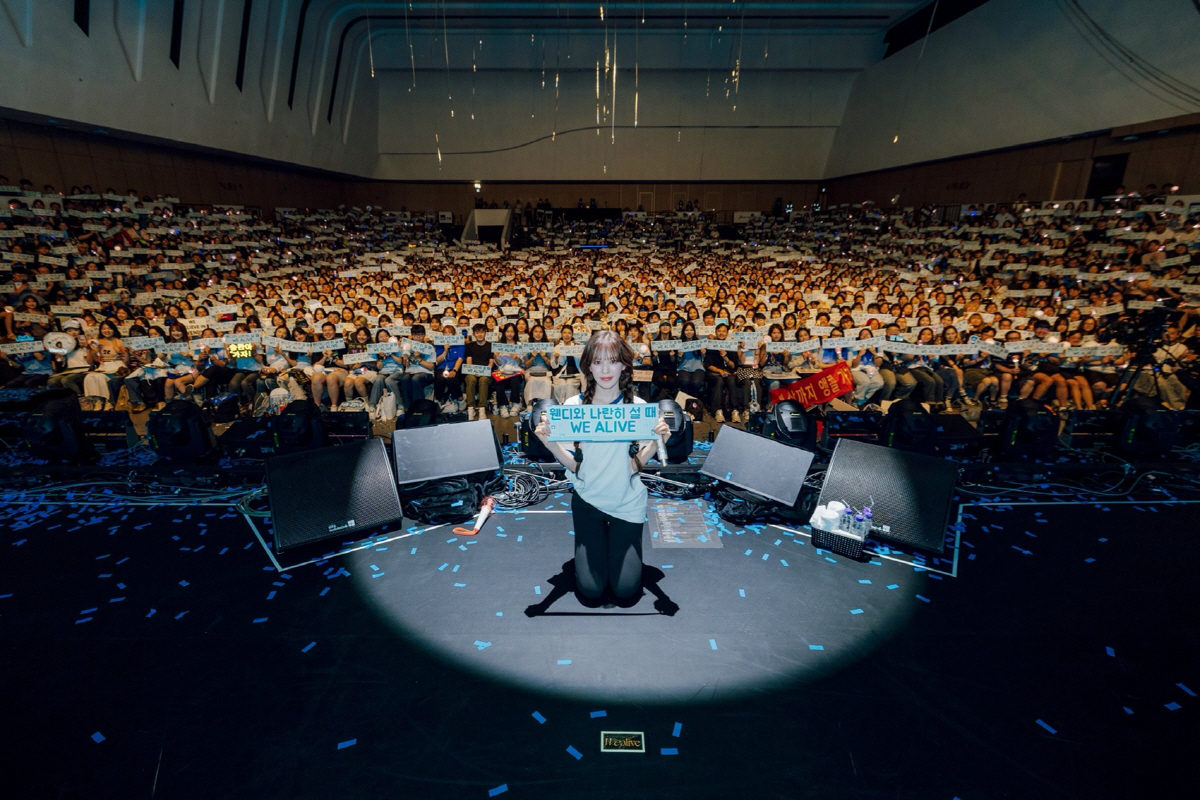 레드벨벳 웬디, 첫 솔로 월드투어 성료…14개 도시서 '글로벌 파워' 증…