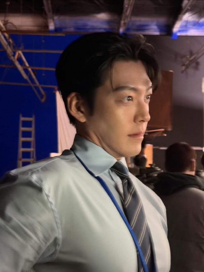 김우빈, '♥신민아'와 신혼여행 직후…벌써 '유부남' 바이브[SCin스타]