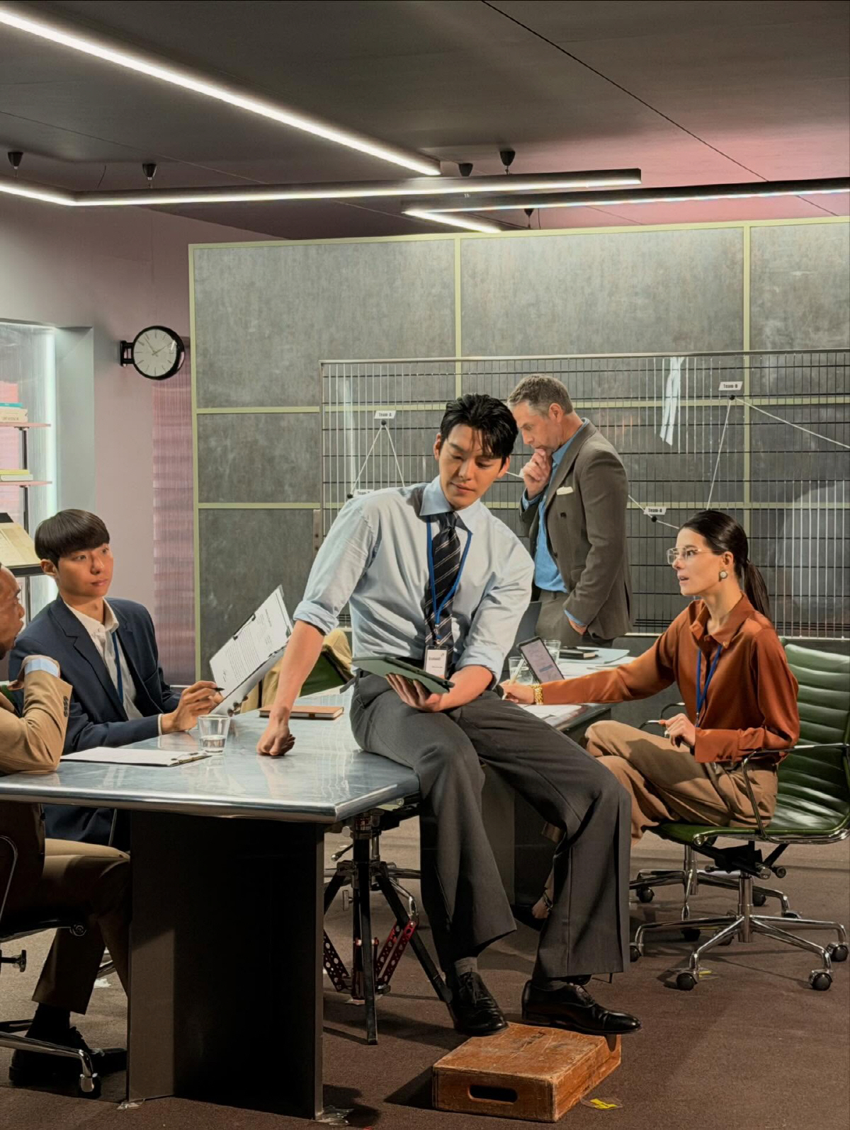 김우빈, '♥신민아'와 신혼여행 직후…벌써 '유부남' 바이브[SCin스타…