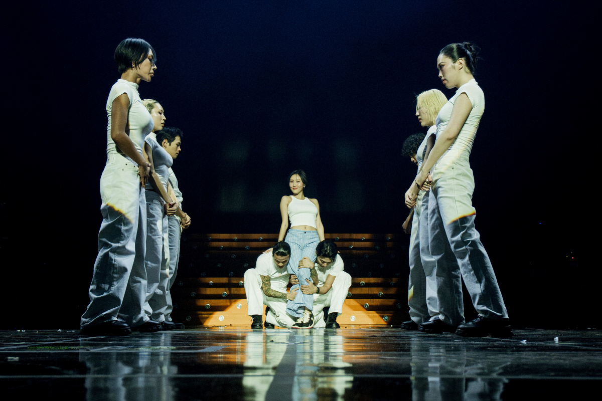 '굿 굿바이' 신드롬 정점…화사, 12년을 증명한 첫 단독 콘서트