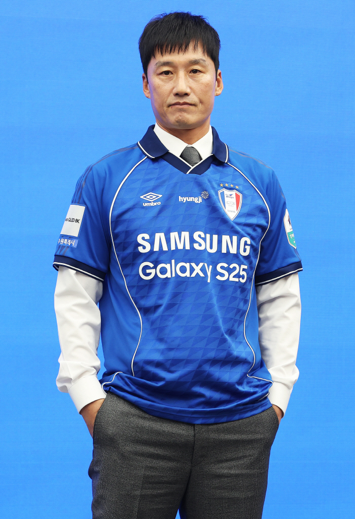 [오피셜]'수원 삼성 사령탑' 이정효 데뷔전 상대는 서울 이랜드! 대구vs화성, 부산vs성남 개막전 격돌…2026시즌 K리그2 일정 발표