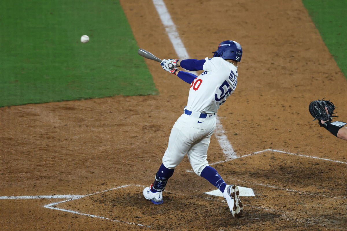 "딸이 14살, 아들이 10살 됩니다" 베츠 전격 은퇴 예고, 아직 7년…