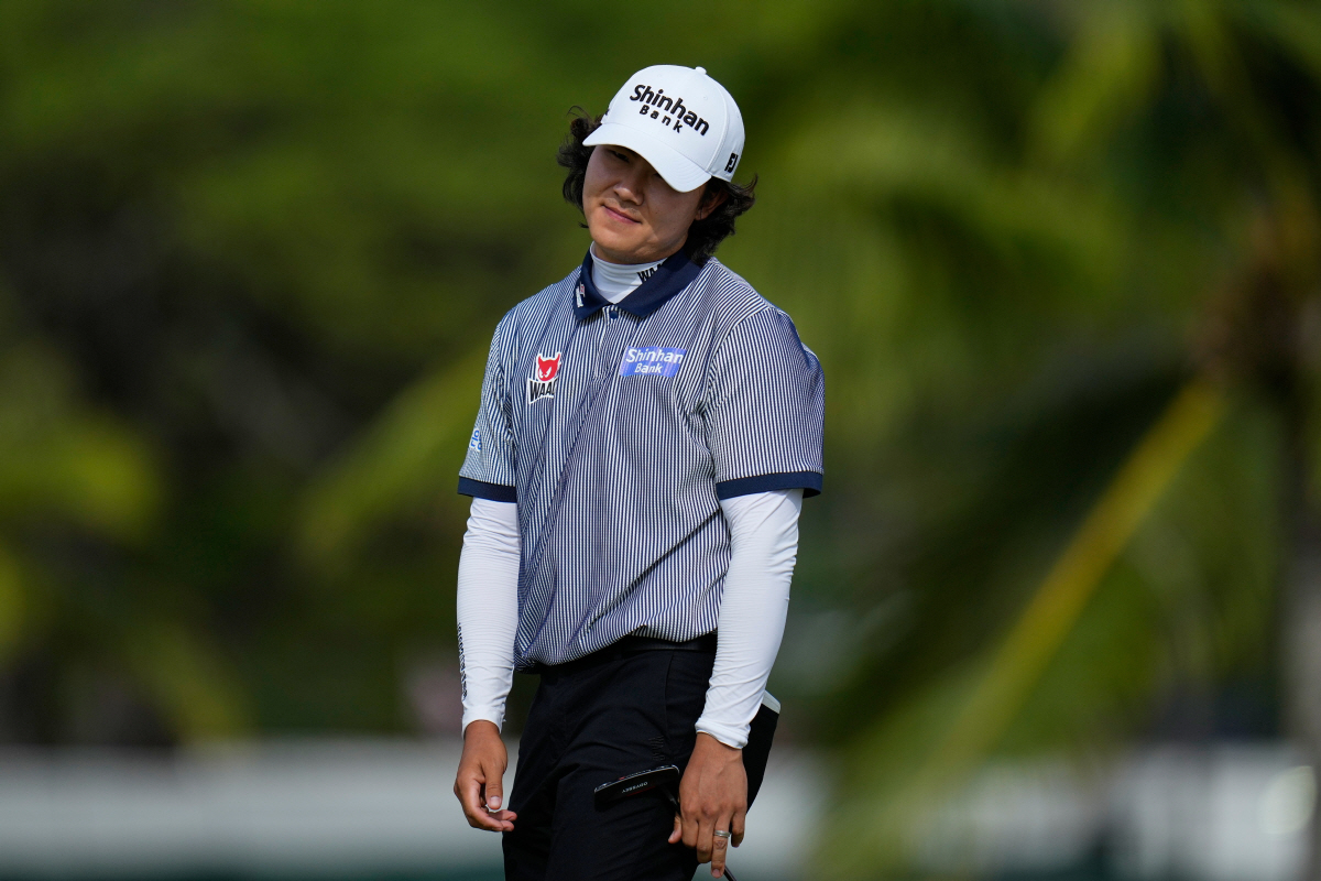 '아, 통한의 퍼트' 김시우, 한 끗 차이로 개막전 톱10 진입 불발..…