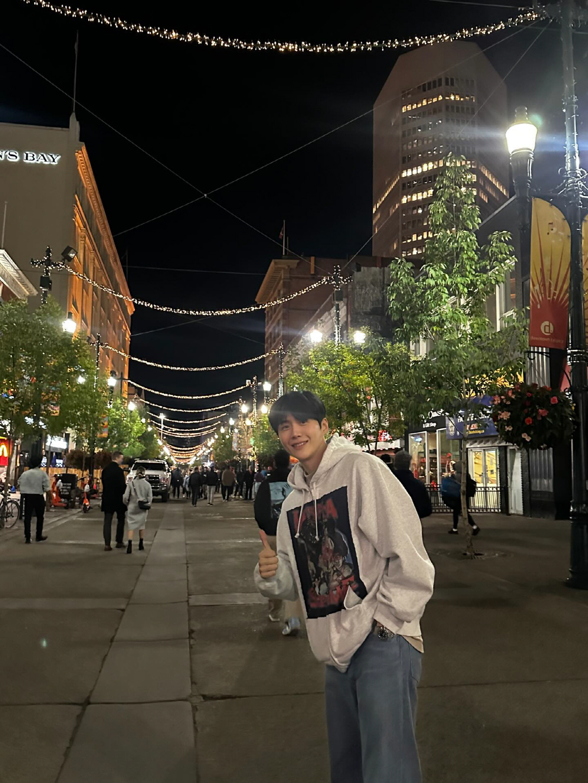 [SCin스타] “이 사랑 통역 됐나요?” 김선호, 비하인드 컷으로 완성…