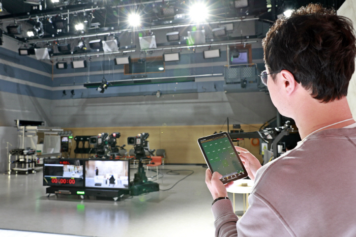 SK스토아, 조명 자동화 도입… "업무 효율·방송 품질 개선"