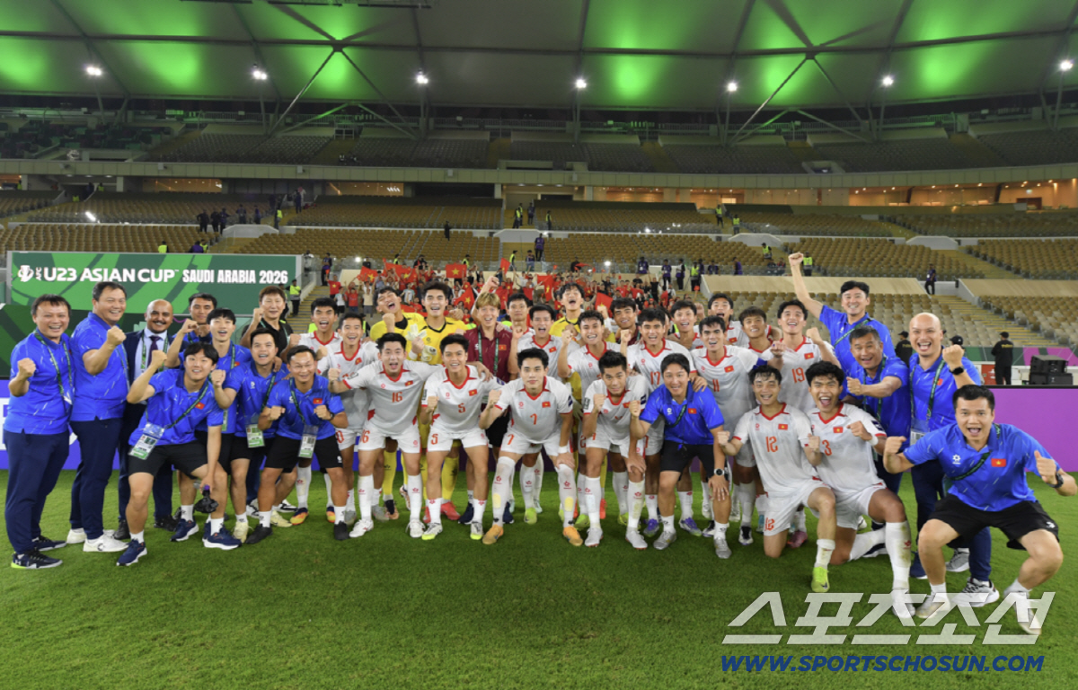 "식사마, 중국 격파를 부탁해!" '기적의 준결승' 김상식, "한국-베트…