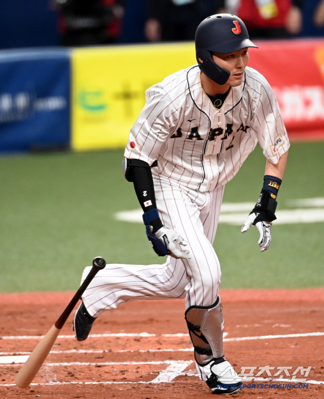 '불륜 논란' 선수 선발한 일본, 김하성 부상에 주목했다 "한국 절망적"
