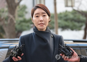 '1억 공천헌금' 강선우 경찰 출석…