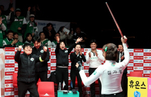 '김가영 2연속 끝내기' 하나카드, PBA 팀리그 파이널 2승 선점