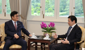우의장, 싱가포르 총리·의장 면담…FTA 개정 등 협력강화 논의