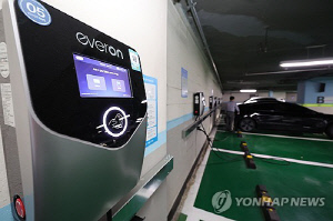 작년 국내 전기차 신규등록 50% 급증…중국산 테슬라 모델Y 돌풍