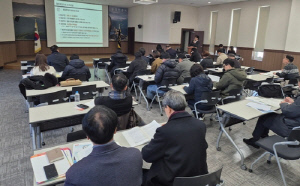 지방선거 예비후보 경쟁 본격화…경남선관위, 등록 설명회 시작