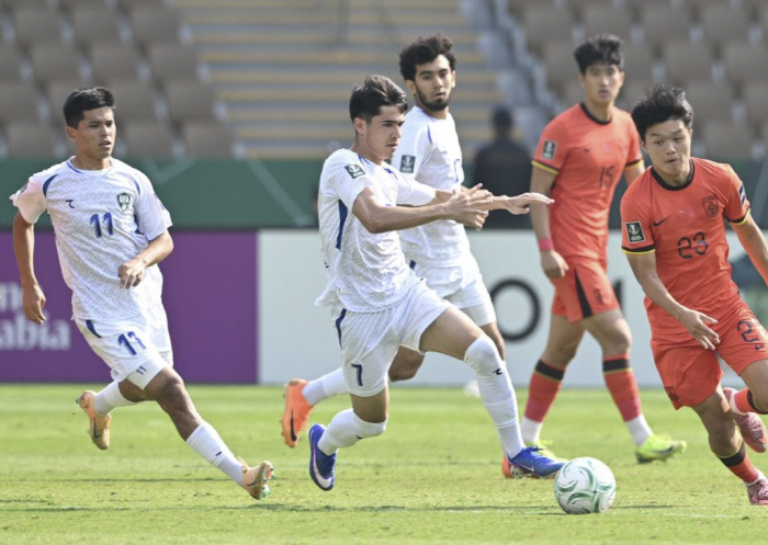 韓 상대 2-0 충격 승리, 베트남도 3-0 완파→일본도 놀란 '이변의 …