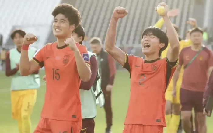 韓 상대 2-0 충격 승리, 베트남도 3-0 완파→일본도 놀란 '이변의 …