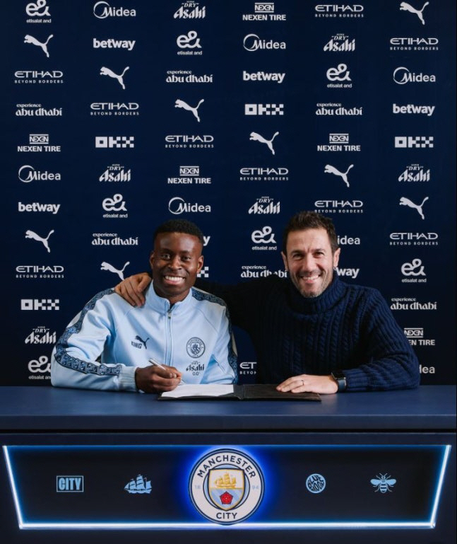 [오피셜]'우승 포기 안했어!' 맨시티, 英 최고 수비수 품었다...6개…