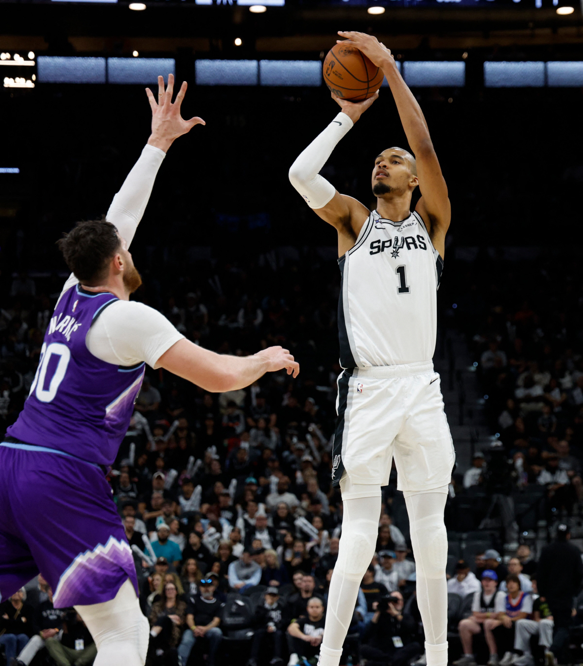 봉인 해제 빅터 웸반야마. 26분 출전에 36득점, 10리바운드 괴력. …