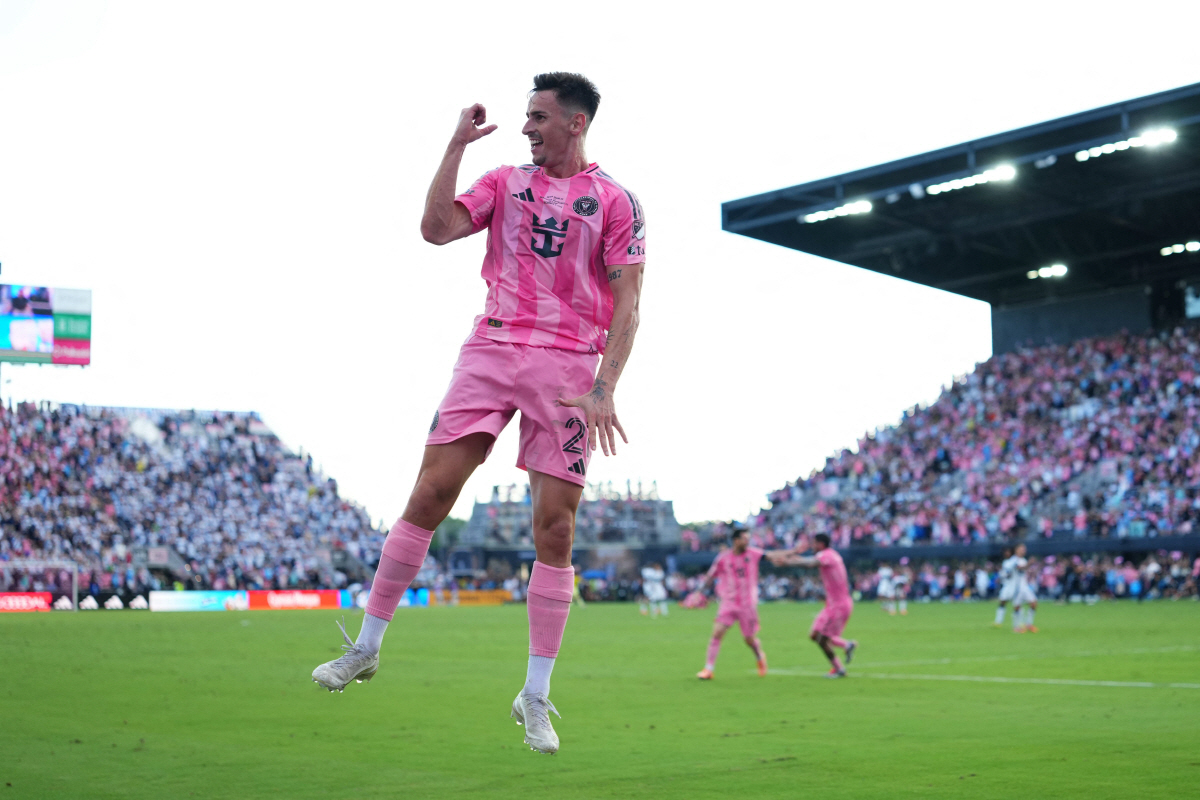 [오피셜] '독박축구' 손흥민은 운다...메시, 우승 영웅 파트너와 20…