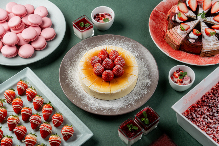 본푸드서비스, 호텔 뷔페 레스토랑서 겨울 시즌 딸기 디저트 선보여